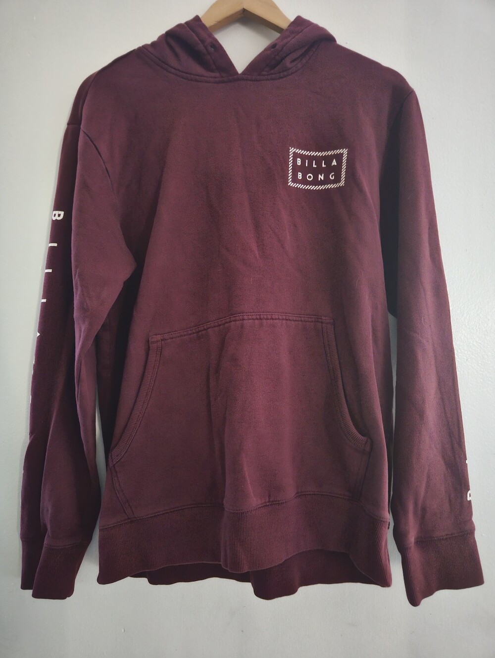Billabong Men's Burgundy Pullover Hoodie with Logo Large